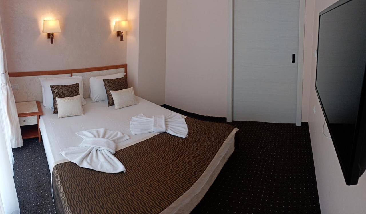 Guest House Sg-Brothers ออบซอร์ ภายนอก รูปภาพ