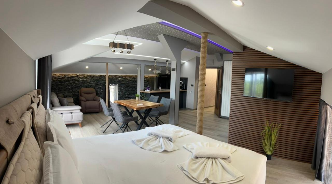 Guest House Sg-Brothers ออบซอร์ ภายนอก รูปภาพ