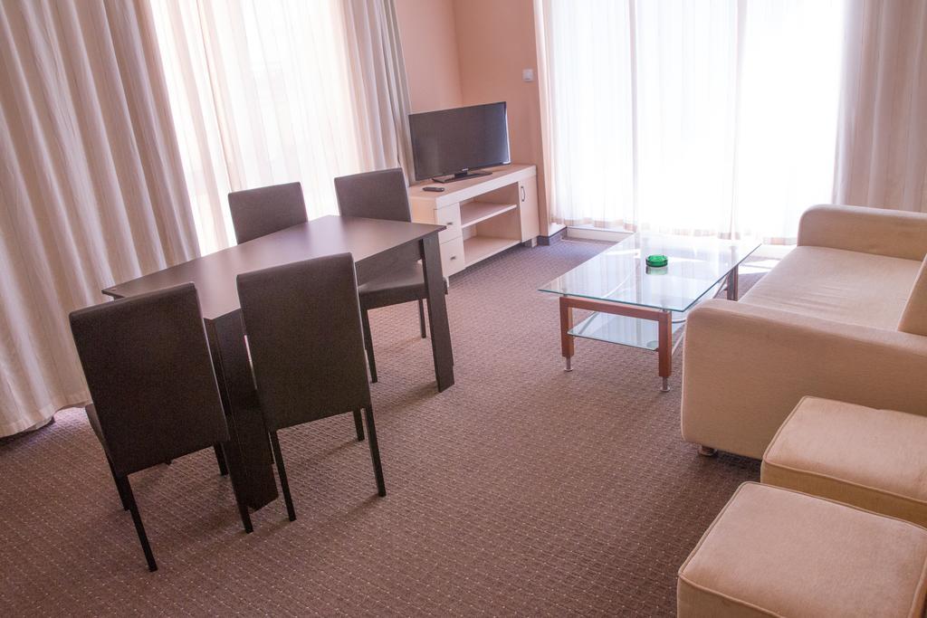 Guest House Sg-Brothers ออบซอร์ ภายนอก รูปภาพ