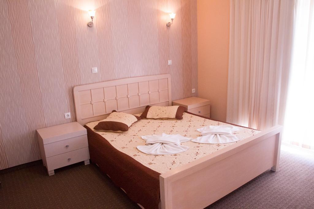Guest House Sg-Brothers ออบซอร์ ภายนอก รูปภาพ