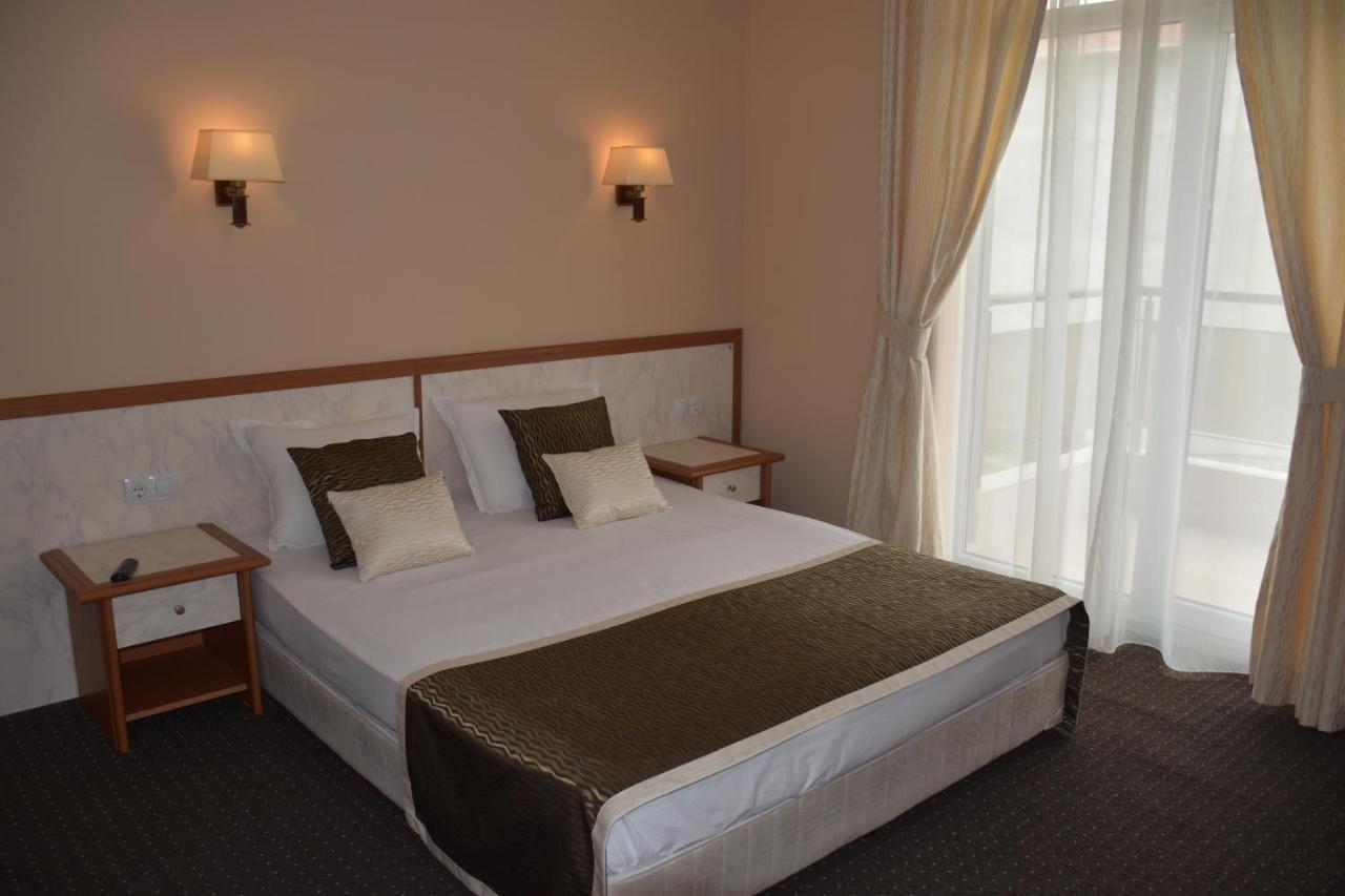 Guest House Sg-Brothers ออบซอร์ ภายนอก รูปภาพ