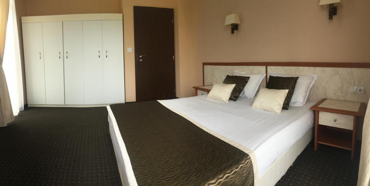 Guest House Sg-Brothers ออบซอร์ ภายนอก รูปภาพ